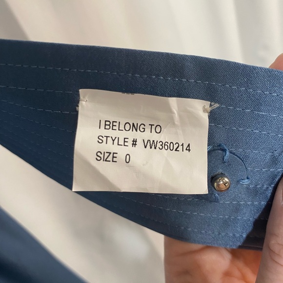 Vera Wang White V-Neck Steel Blue Halter Gown with Sash Size 0 - Picture 5 of 13